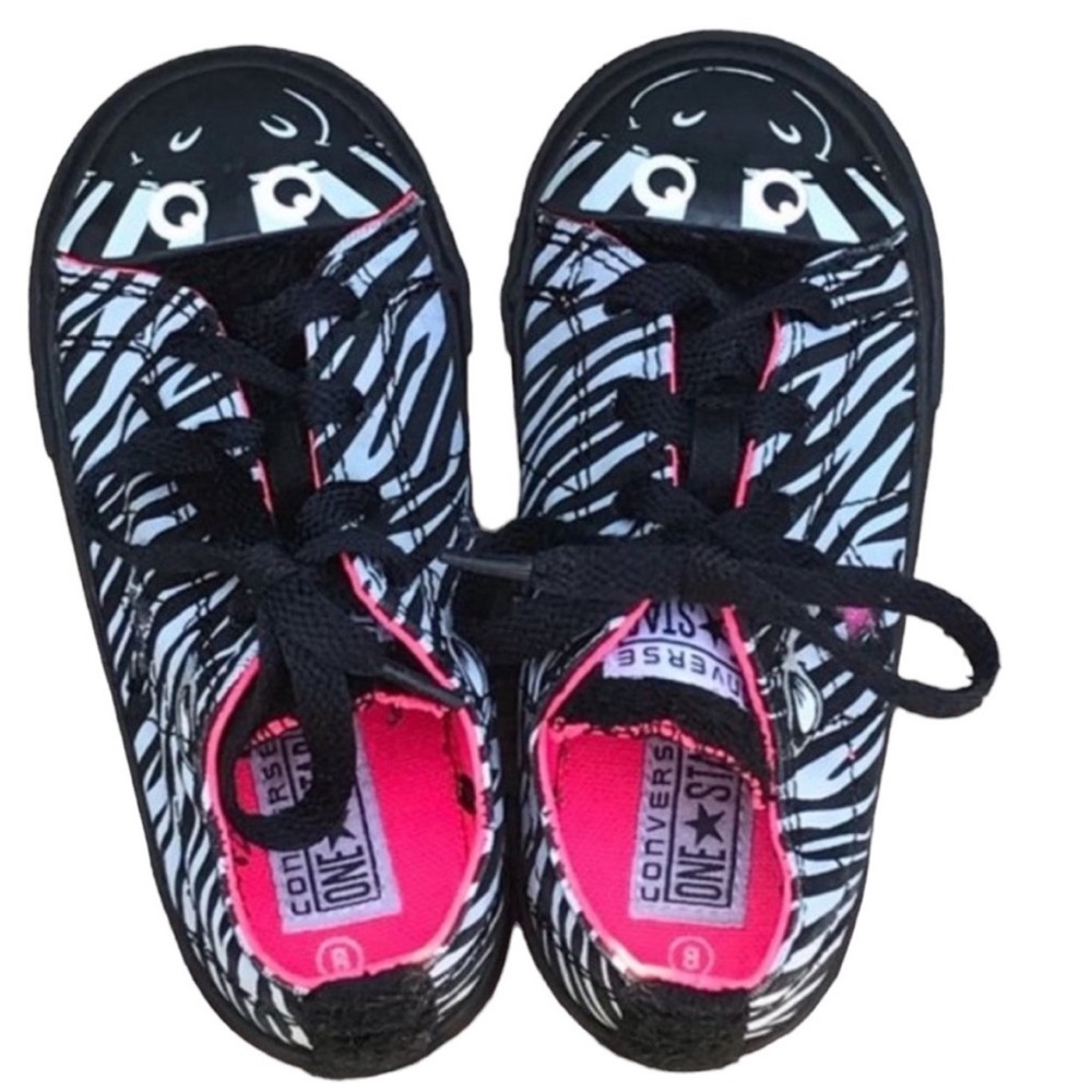 Converse Suave Zebra" One Star Infant
Toddlers Lace Up Size 8